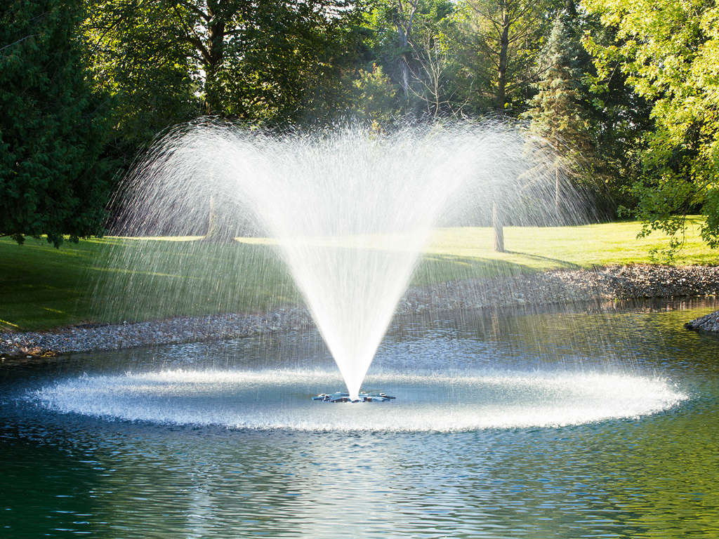 A Kasco VFX Series Fountain operating in pond