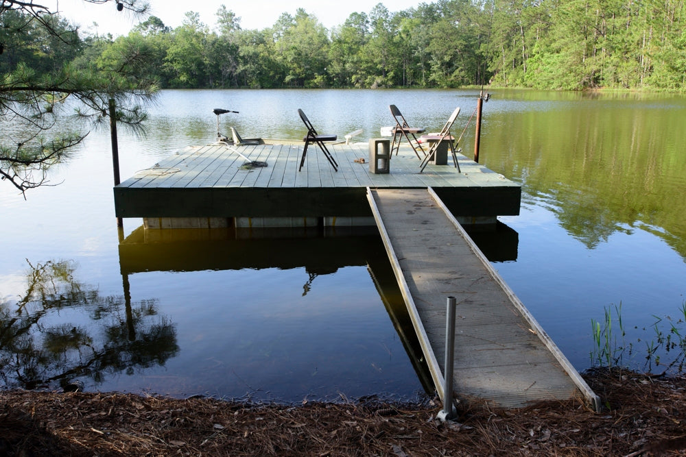 Choosing the Perfect Dock for Pond Leisure and Utility
